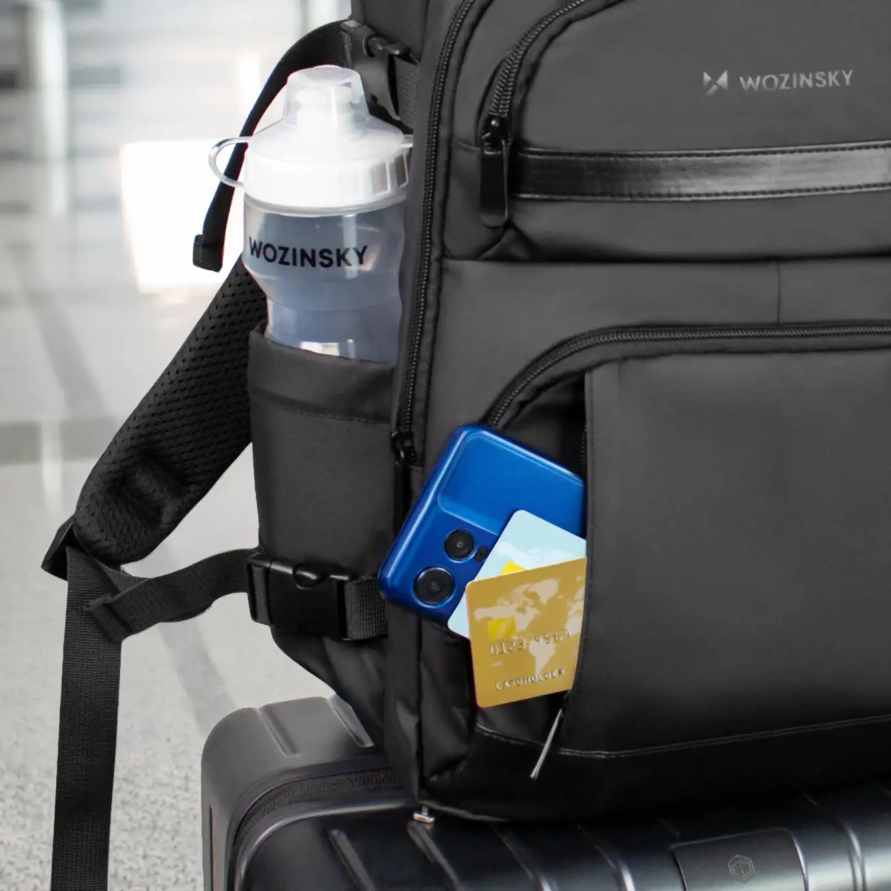 Wozinsky WPW-20L backpack interior compartments and pockets