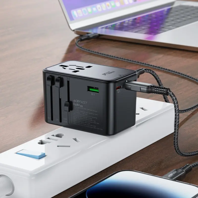 Acefast Z1 GaN travel adapter and charger
