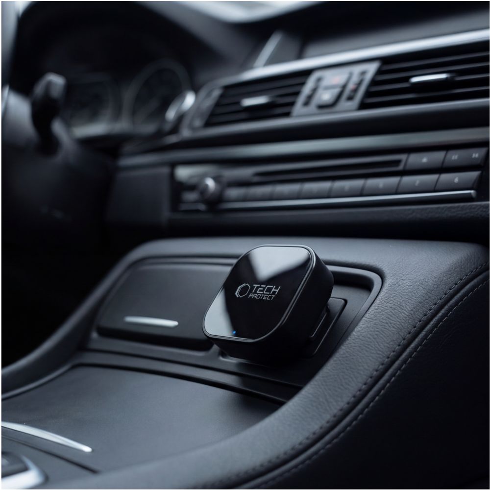 Tech-Protect CA01 wireless CarPlay and Android Auto adapter detail