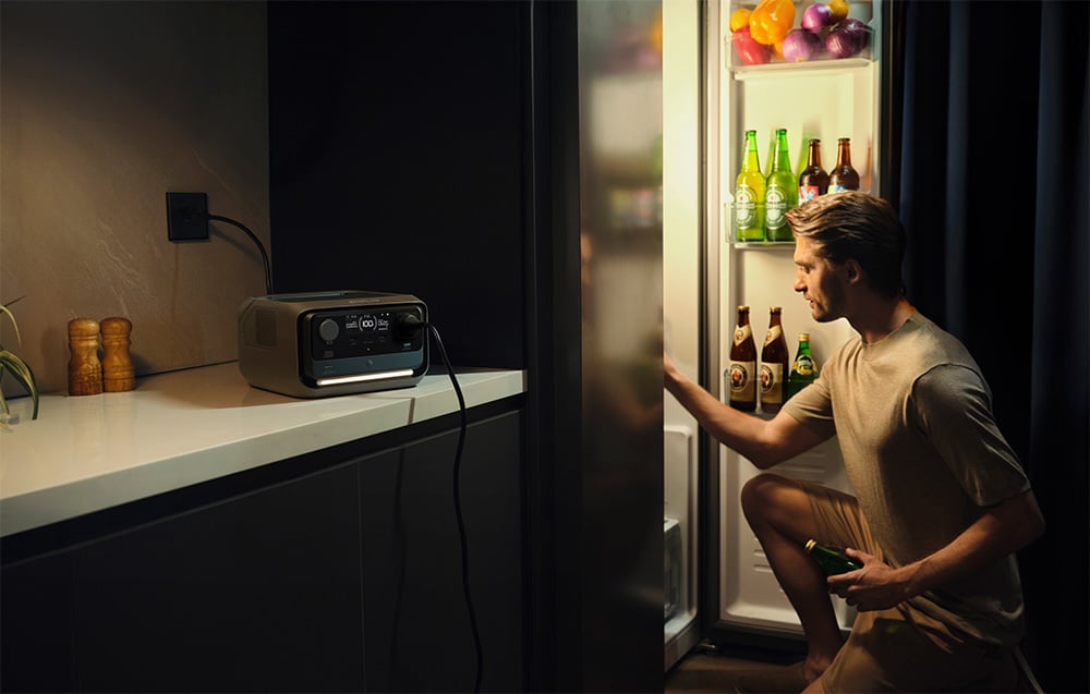 EcoFlow RIVER 3 Plus supplying backup power to a refrigerator