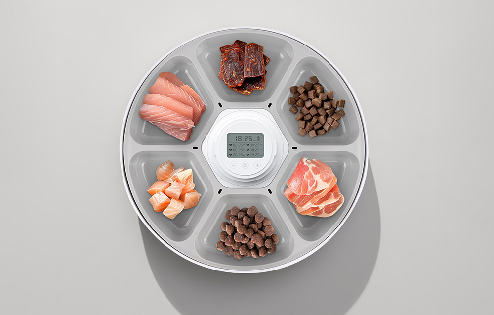 ROJECO F19 automatic feeder control panel and six food compartments
