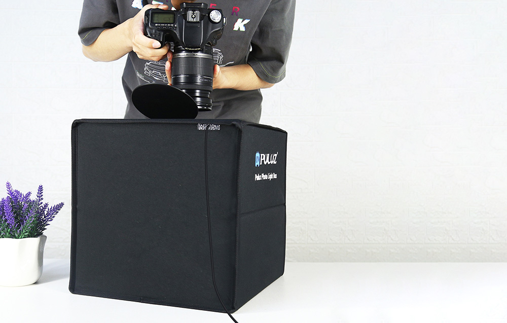 PULUZ PU5032B light tent showing flexible product photography angles