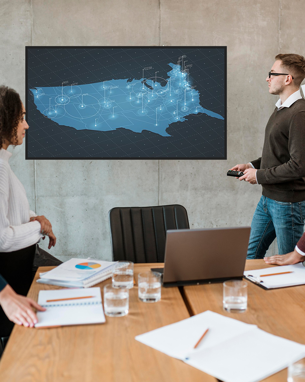 BlitzWolf BW-VS4 projection screen used for a business presentation