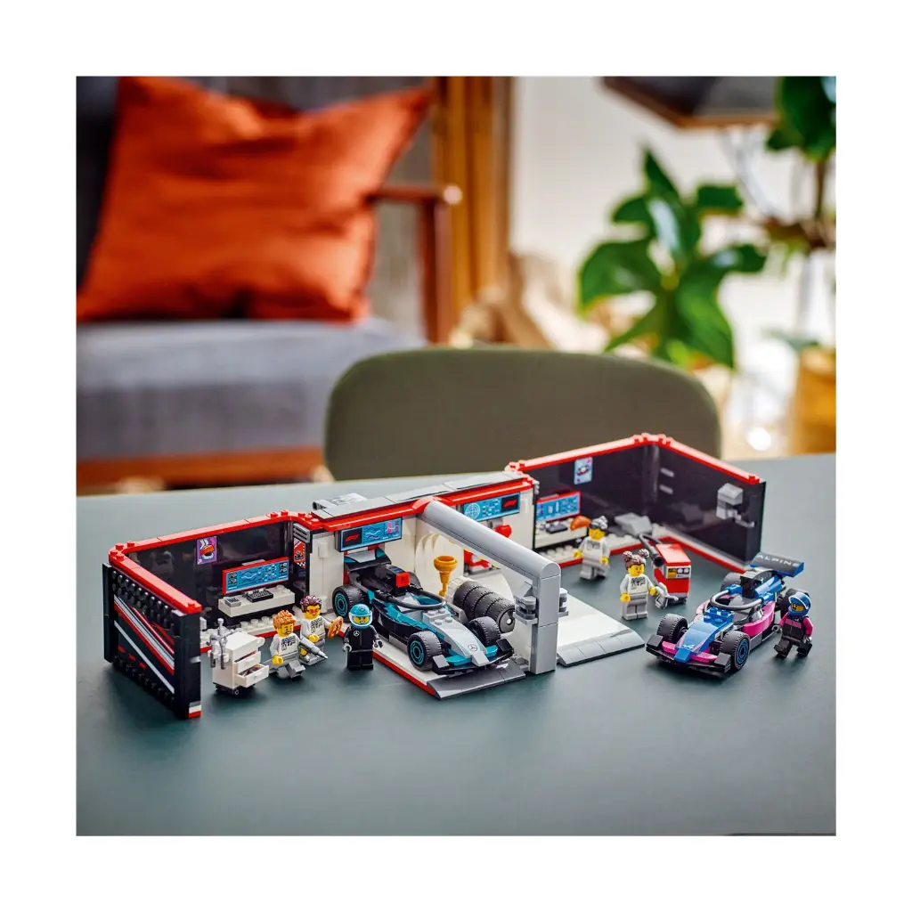  LEGO 60444 F1 Garage & Mercedes-AMG & Alpine Cars (6).webp