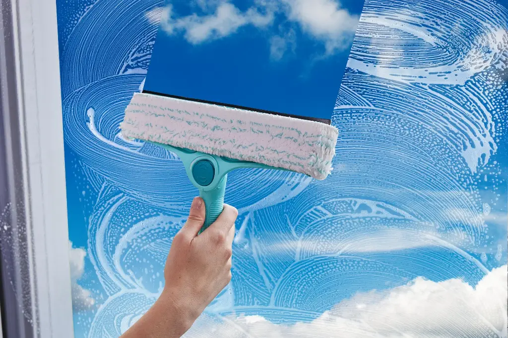51320-Window-and-Frame-Cleaner-4in1-Anwendung-007-287470.webp