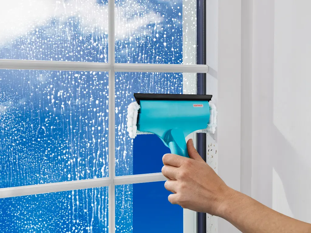 51127-3in1-Mini-Fenster_Rahmenwischer-Anwendung-001-287800.webp